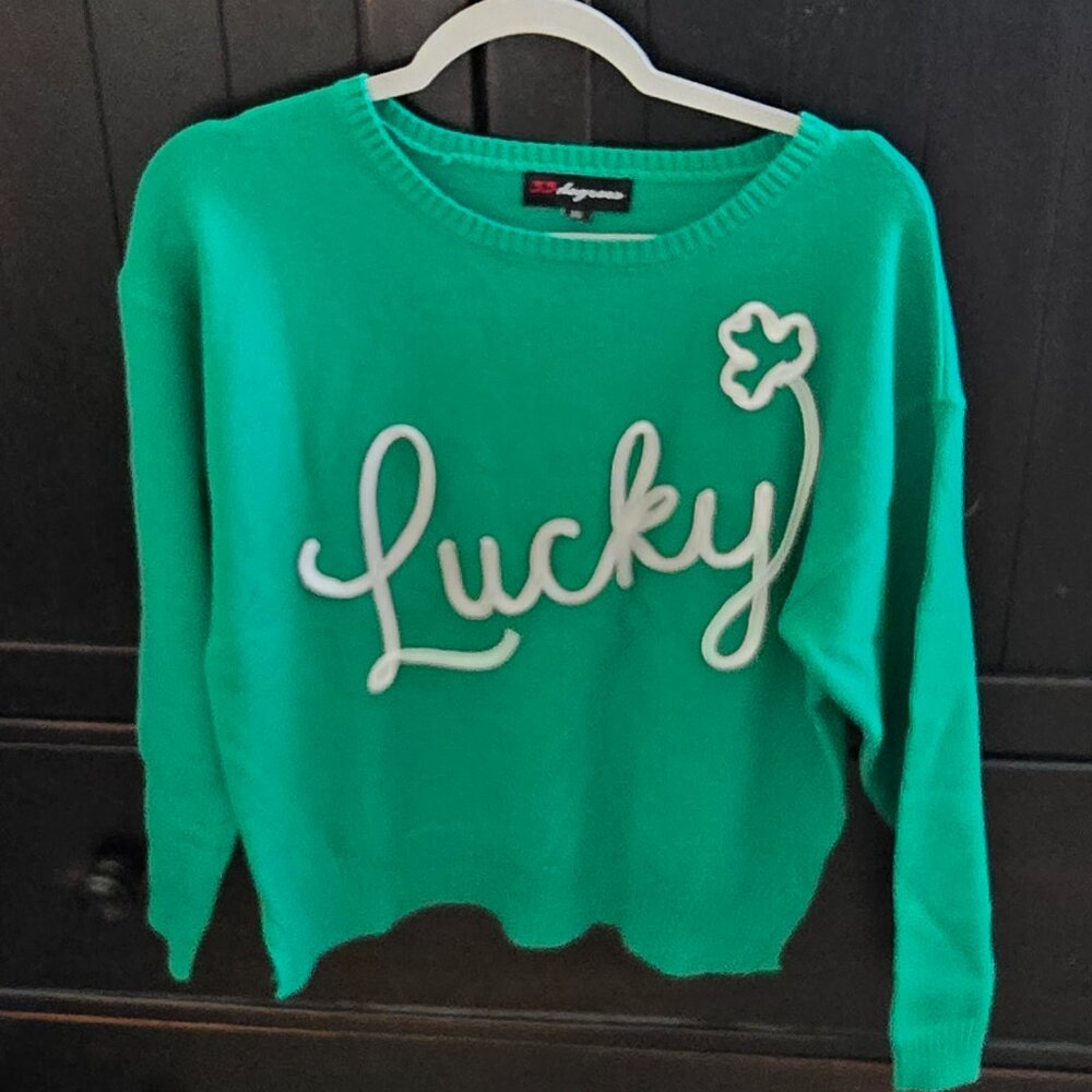 Women's Lucky Graphic Pullover Sweater - Green Size XS